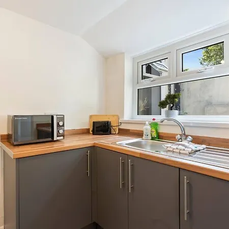 Charming House With Free Parking, Fast Wifi And Smarttv With Netflix By Yoko * Loftus
