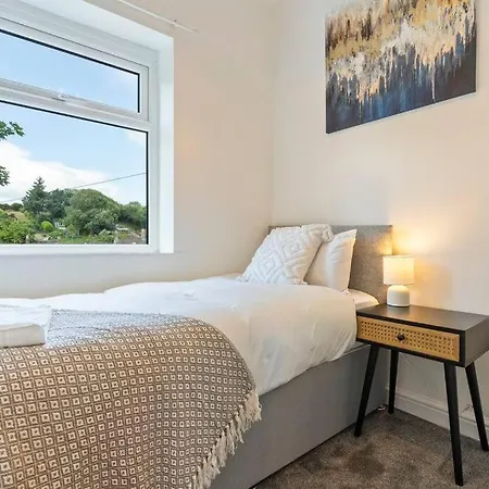 Charming House With Free Parking, Fast Wifi And Smarttv With Netflix By Yoko Loftus