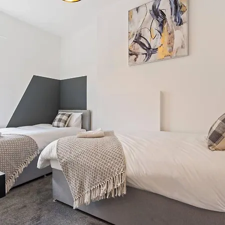 Charming House With Free Parking, Fast Wifi And Smarttv With Netflix By Yoko *